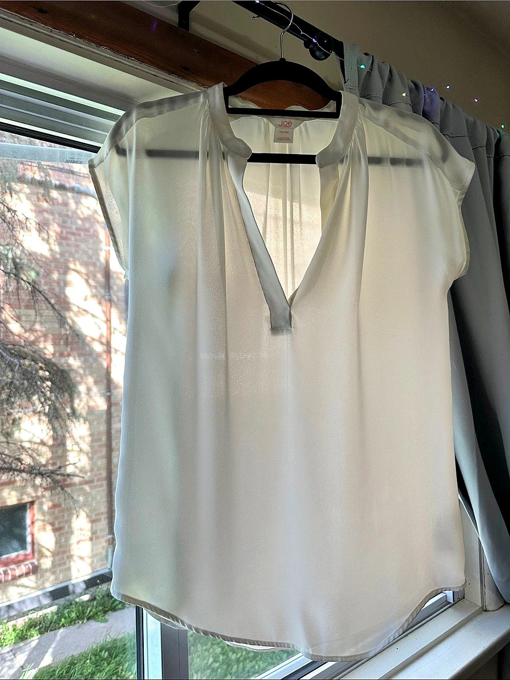 Joe Fresh Blouse in White Size XS Like New